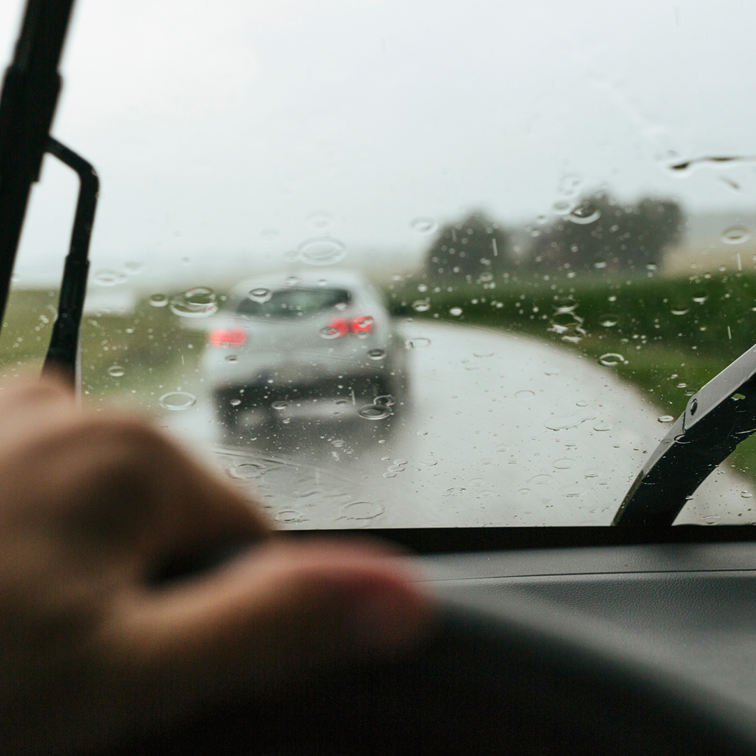 Conducir bajo la lluvia