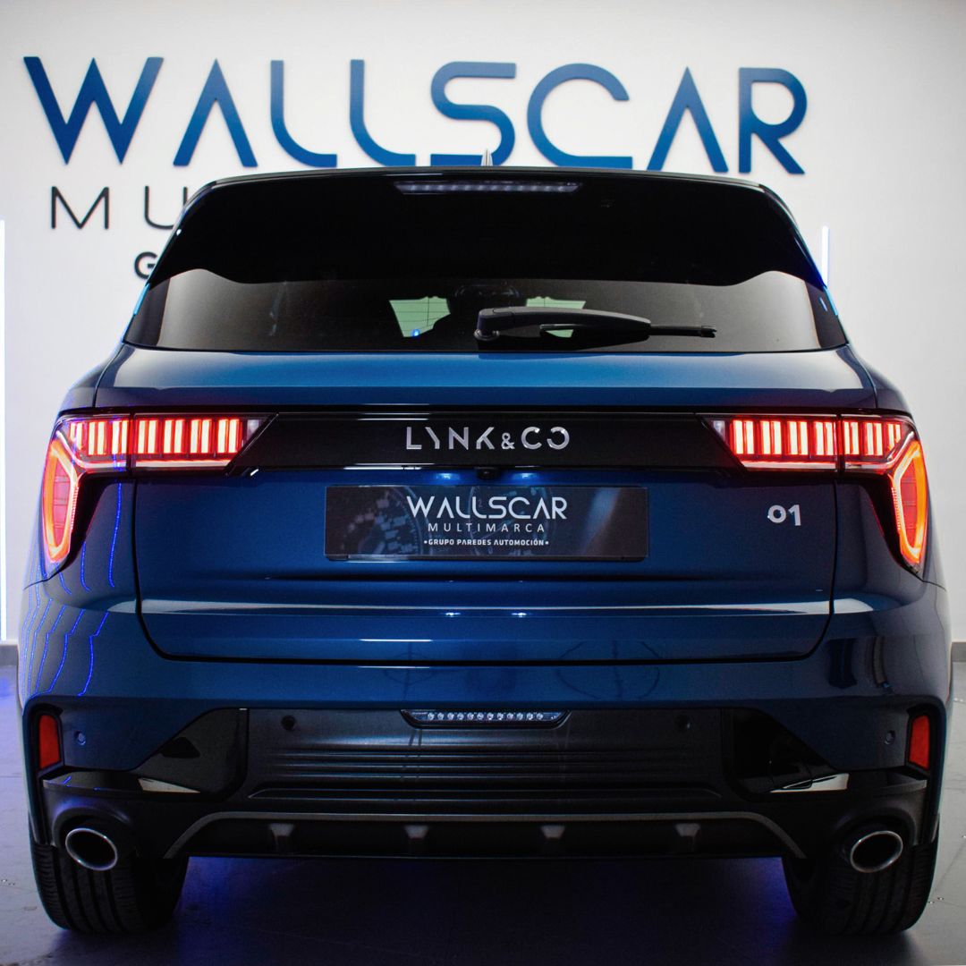 Estrena Lynk & Co 01 en Wallscar